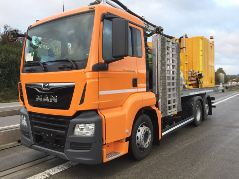 Ein Aufbau dem Wasserfräser auf dem Fahrgestellt MAN TGS 6X2