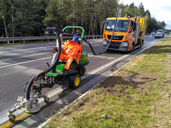 Ein Aufbau dem Wasserfräser auf dem Fahrgestellt MAN TGS 6X2