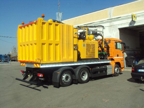 Ein Aufbau dem Wasserfräser auf dem Fahrgestellt MAN TGS 6X2